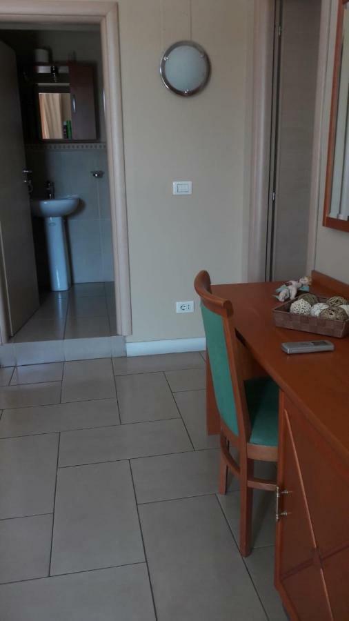 Bastiano'S Rooms คาตาเนีย ภายนอก รูปภาพ