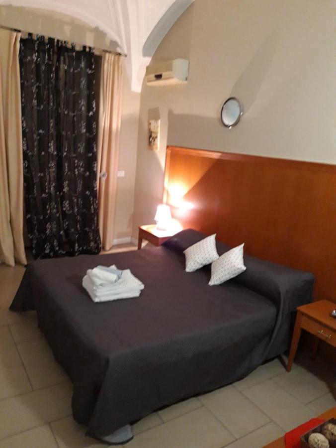 Bastiano'S Rooms คาตาเนีย ภายนอก รูปภาพ